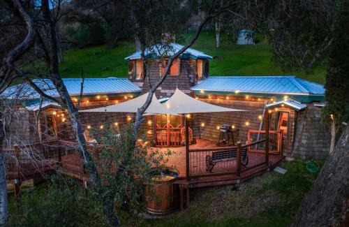 Coarsegold Casa | New Listing- Hobbit House @ Yosemite w/spa/firepit/unique