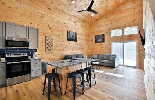 Logan Casa | New listing- Hocking Hills Modern Cabin