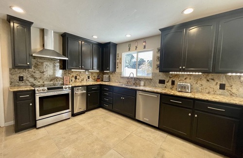 Murphys Casa | 🍇New Listing in Murphys🍷Relax close to DownTown in 4BR house w/Pool & Hot-Tub