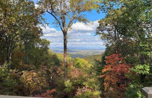 Big Canoe Casa | New Listing In Popular Big Canoe - Stunning Mountain View!