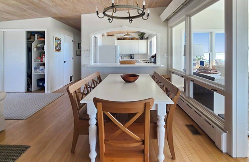 Indian Neck Heights Casa | NEW LISTING! Indian Neck Waterfront 4BD--Amazing Water Views, Direct Beach Access, Central A/C