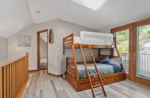 Pine River Casa | New Listing / Lake House / Sleeps 24 / Amazing Beach and Views