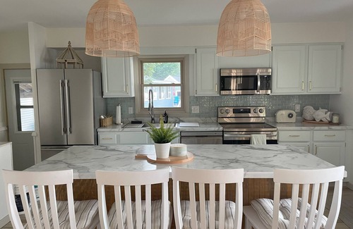 Lake City Casa | NEW LISTING - Lake Missaukee Beachfront Bungalow!