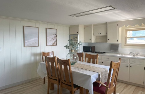 Lake City Casa | NEW LISTING - Lake Missaukee Beachfront Bungalow!
