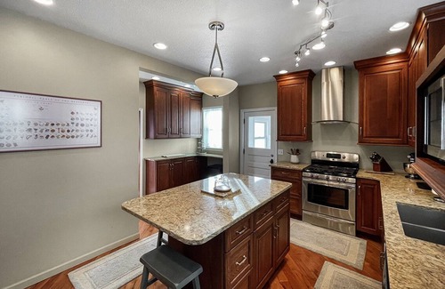 Port Clinton Casa | New Listing! Large, beautiful home on Lake Erie in Port Clinton Ohio.