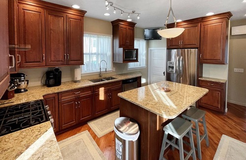 Port Clinton Casa | New Listing! Large, beautiful home on Lake Erie in Port Clinton Ohio.