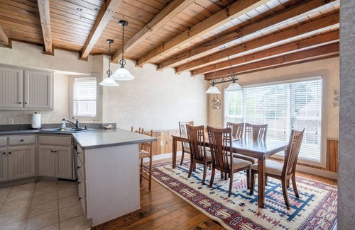 Heber Springs Casa | New Listing! Little Red River Home!