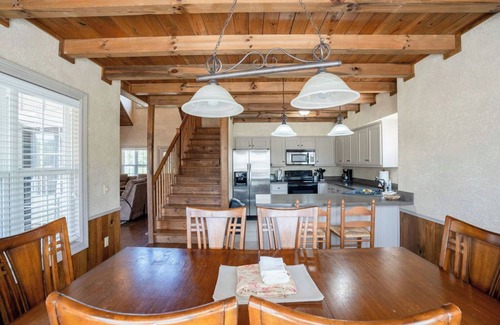 Heber Springs Casa | New Listing! Little Red River Home!