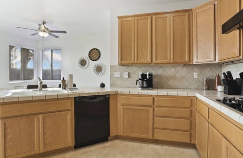 Peters Casa | New Listing! Luxury 4 bedroom home