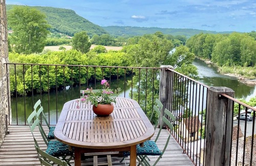 Beynac-et-Cazenac Casa | New Listing! Maison Delluc with Spectacular Vistas