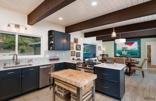 Dunes City Casa | *New Listing* Magnificent Lakefront Home With Private Dock, Hot Tub, Kayaks, Sauna, And Gas Grill