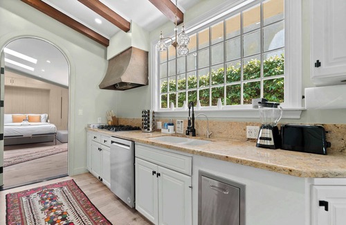 Marina Peninsula Casa | New Listing! Marina Manor by Colby & Conrad!
