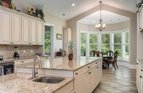 Matthews Casa | New Listing! Massive 6 Bed-Perfect 4 Large Groups