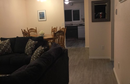 Mendenhaven Casa | Unidad Duplex Mendenhall Valley Sweet Spot