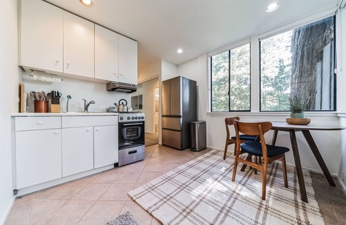 Mill Valley Apartamento | NEW LISTING! Mill Valley Treehouse Apt by RedAwning