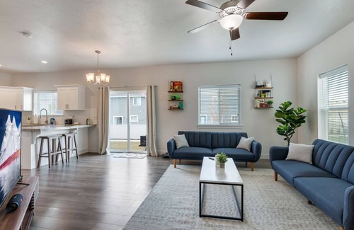 Eagle Mountain Casa | *New Listing* | Modern Home In Silicon Slopes