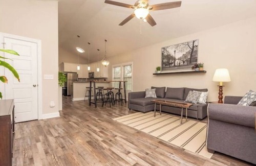 Kannapolis Casa | New listing Modern 3 Bedroom Kannapolis House!