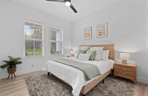 Walden on Lake Conroe Casa | New Listing Modern Lake Conroe Oasis