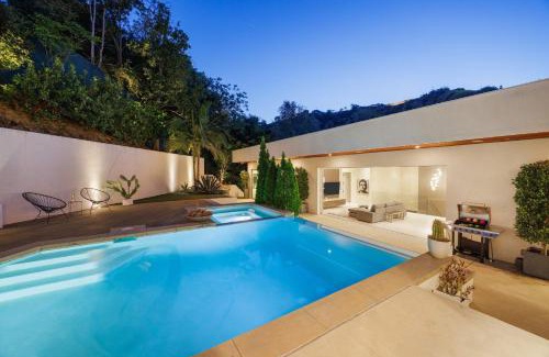 Sherman Oaks Casa | New Listing Mountainside Villa by Colby & Conrad