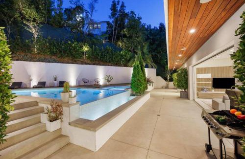 Sherman Oaks Casa | New Listing Mountainside Villa by Colby & Conrad