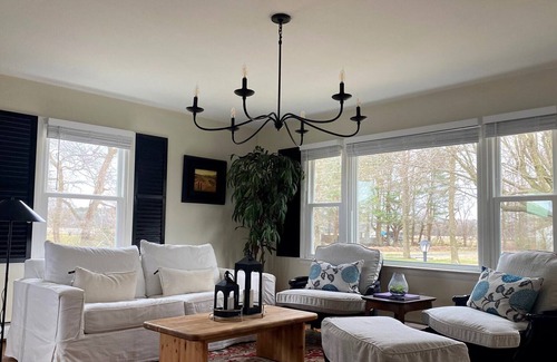 Allen Otro | NEW LISTING🌾NEWLY RENOVATED MODERN & COZY FARMHOUSE