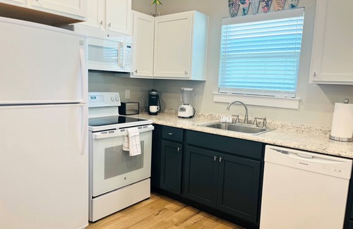 Fulton Cabaña | New Listing! Oasis Bungalow