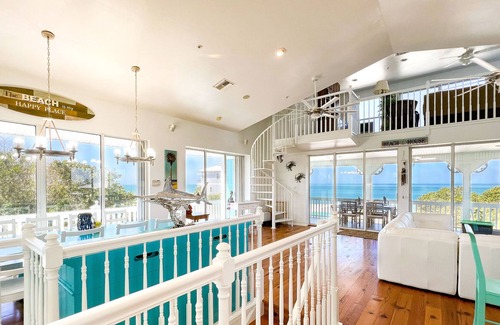 Jose's Hideaway Casa | NEW LISTING! OCEAN PARADISE! WOW! BEACHFRONT 4 bdrm, HEATED POOL, BAR, 2 CARTS