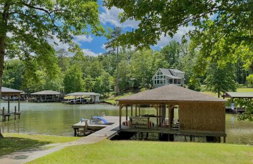 Milledgeville Casa | NEW Listing on Lake Sinclair with HOT TUB