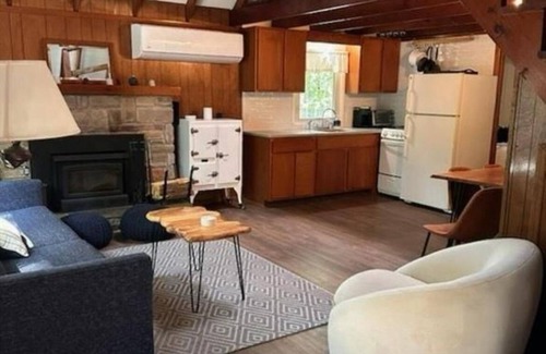 Locust Lake Village Chalet De Esquí | New Listing! Poconos Cabin in Lake Community