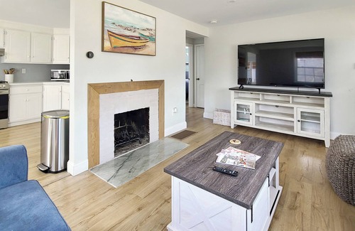 Mara Vista Casa | NEW LISTING! Pristine 2BD--A/C, Comfortable Furnishings, Outdoor Shower, Fire Pit & Grill