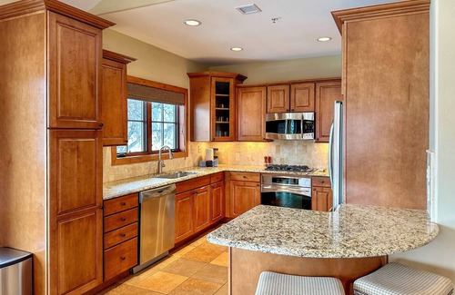 Edwards Casa | New Listing! Private Nature Trail | Hot Tub | Near Frost Creek Country Club