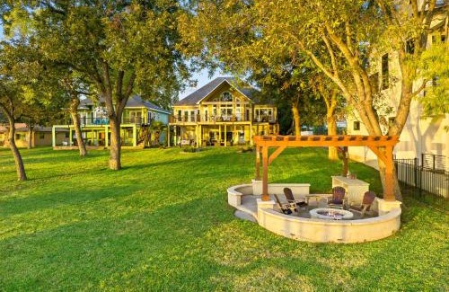Kingsland Casa | New Listing - Promo Price Waterfront Huge Yard