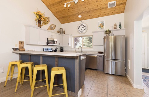 Big Sky Chalet De Esquí | New listing! Recently updated chalet in Big Sky. Hot tub & close to town center!