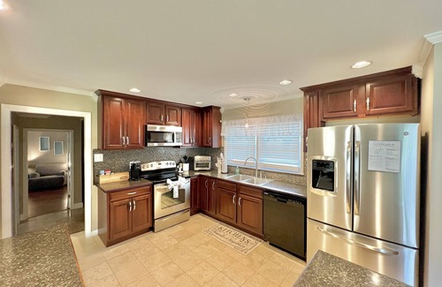 Open Gates Casa | NEW Listing. Remodeled 4 bed 2 bath. clean & comfortable