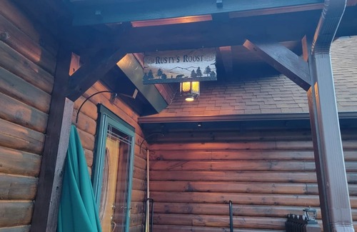 Newland Cabina | *NEW LISTING* River Front Cabin Near Linville Falls/Winery Sleeps 16