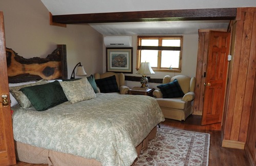 Town of Marlborough Casa | NEW LISTING ! Rustic house with private pool in heart of the Hudson Valley
