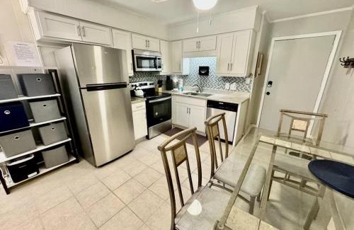 North Forest Beach Apartamento | New Listing Sands Villa Steps to the Beach Flip-Flop Getaways