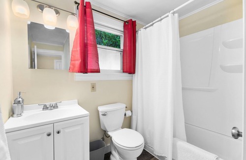 Vashon Island Casa | New listing! Seascape Cottage - A Vashon Island waterfront retreat