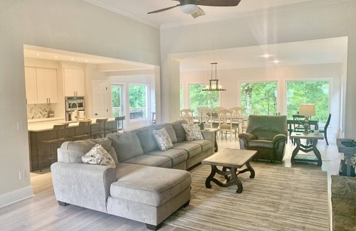 Beech Mountain Casa | NEW LISTING! Secluded with Gorgeous Views - 4 miles from Beech Mtn Ski Resort
