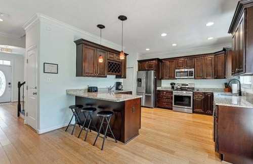 Willoughby Spit Casa | New listing! Sleeps 10, short walk to the beach!