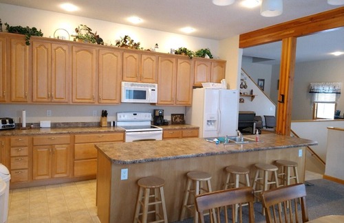 Silver Lake Cabaña | New Listing! Sleeps 15+. Spacious Cottage close to Silver Lake