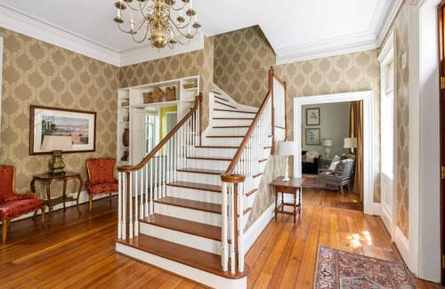 South of Broad Casa | NEW LISTING: South of Broad, Circa 1830 Getaway