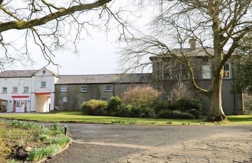 Ballymoney Apartamento | *NEW LISTING* Stay in a refurbished Victorian Era Courtyard!