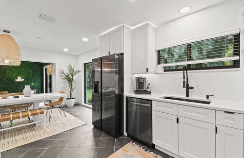 Boynton Beach Casa | New Listing! Stunning South Florida Escape! 5 minutes to beach!