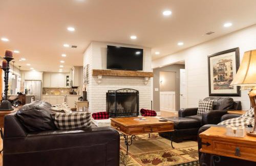 Dahlonega Casa | New Listing! Three Chimney Lodge - 4 Bed, Hot Tub