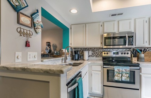 Beachwalk Condominio | NEW LISTING! Ocean Front on Harbor Island - K Building