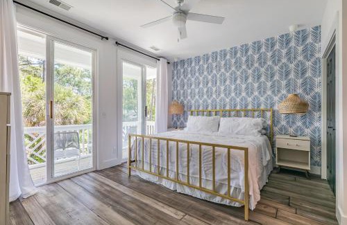 Bonito Boathouses Casa | New Listing! Walking distance to Marina.
