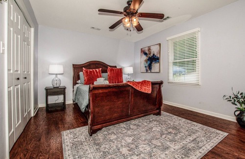 Sherrills Ford Cabaña | New listing! Waterfront cottage w/boat dock, hot tub