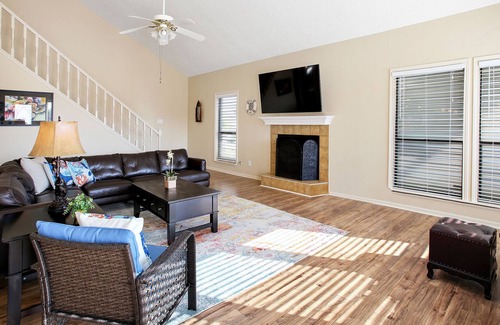 Galveston Casa | New Listing! Waterfront Home on Tiki Island, Only 5 Miles to Galveston-Tiki Retreat