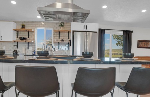 North Snyderville Basin Casa | New Listing! Welcome to our 4-bedroom Utah home in scenic Park City.